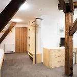 Zámecká Konírna A Restaurace Szálloda 3*